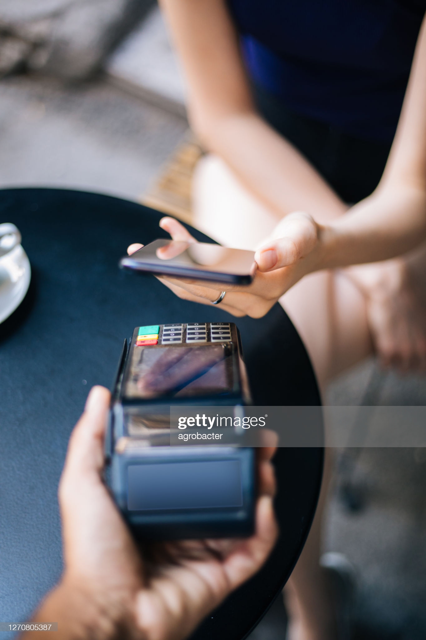 Contactless smartphone payment
